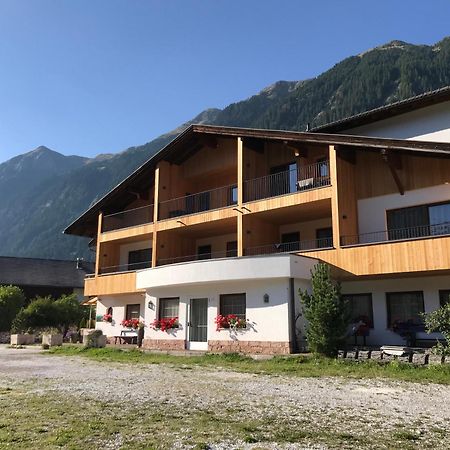 Alpenspitz Appartements - Garni - B&B Racines Kültér fotó